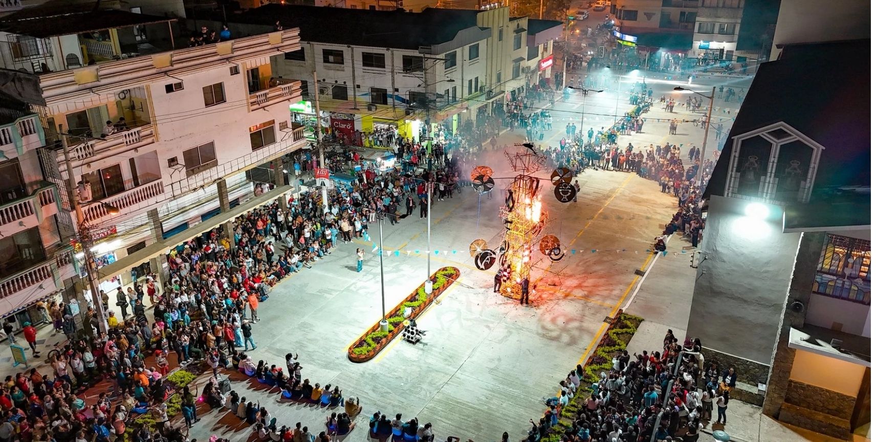 Plaza Cívica y Casco Comercial